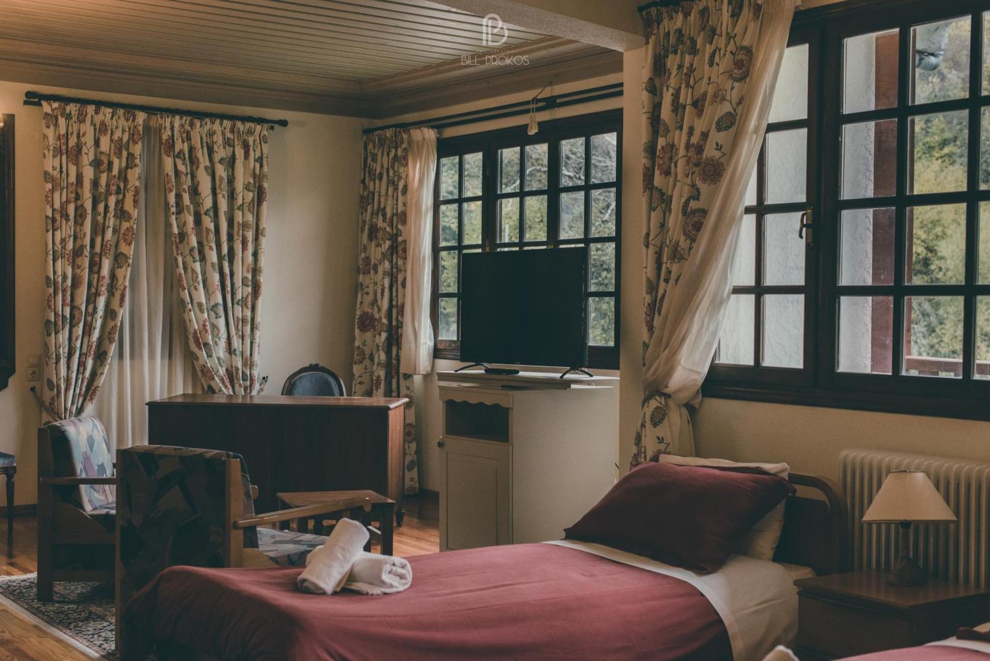 Bourazani Wild Life Resort Konitsa Room photo